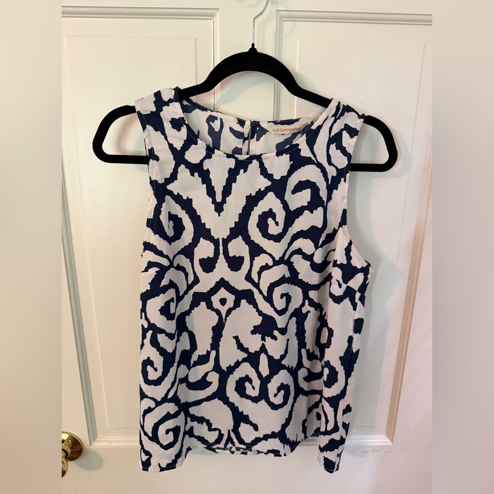 Navy and White Sleeveless Printed top